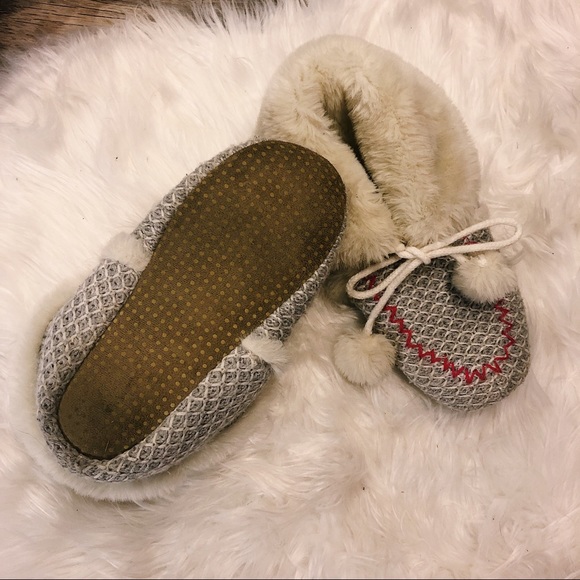 Loft Slippers! Full Foot! Size 7 - Picture 3 of 3